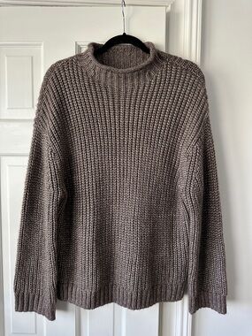 GAP Crewneck Chunky Knit Sweater - Taupe